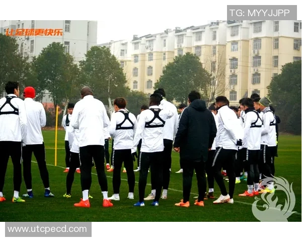 武汉滑板队边路渗透战术分析与比赛表现评估